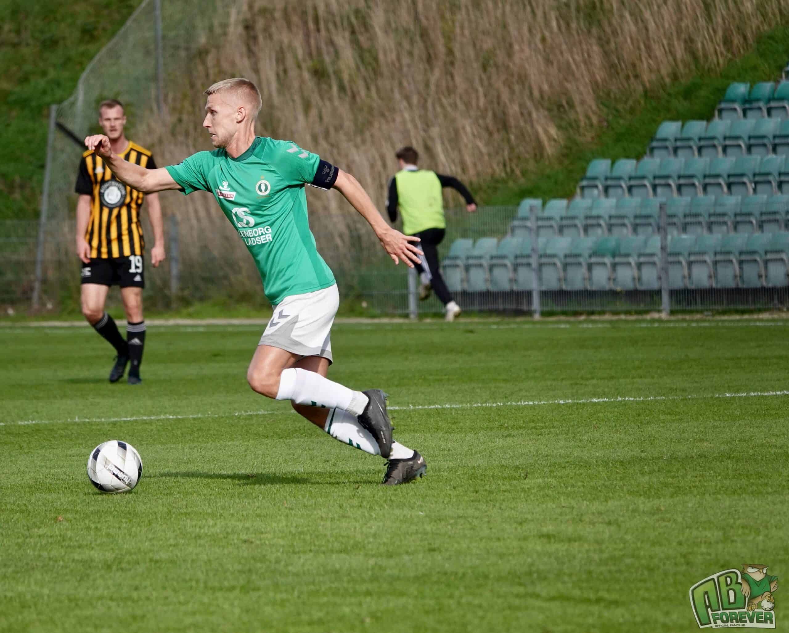 AB forlænger kontrakten med kaptajnen